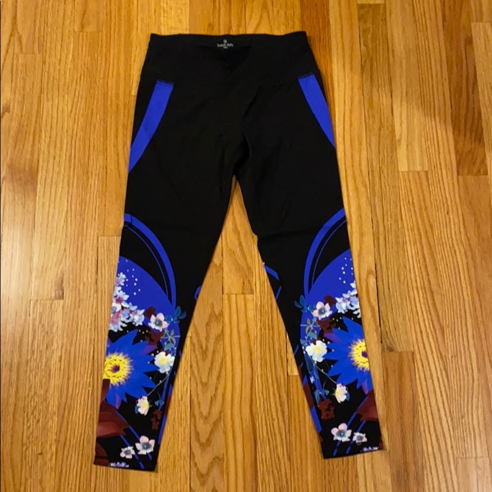 Sweaty Betty zero gravity run legging.